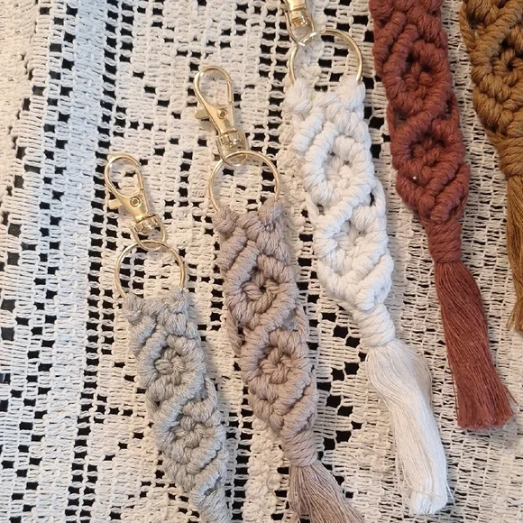 Handcrafted Macramé Keychain Set - Neutral Tones - Picture 3 of 12
